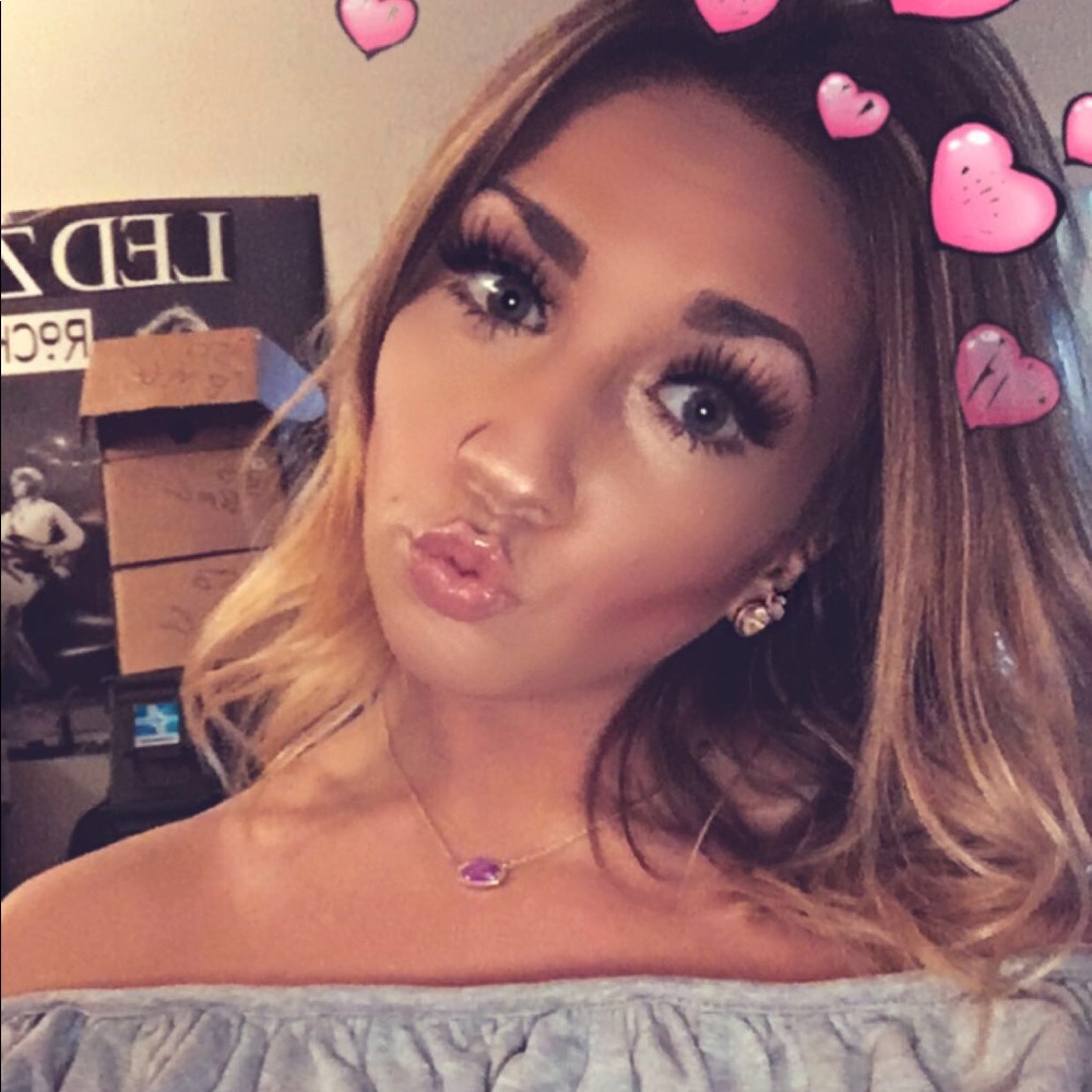 Meet your Posher, Brittany